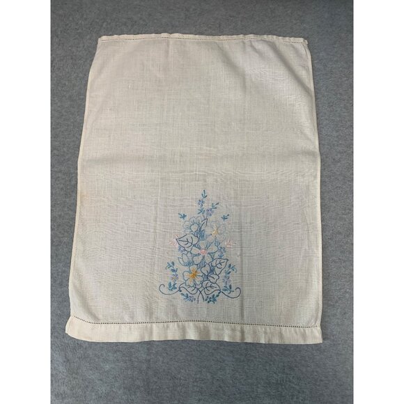Vintage Hand-Embroidered Floral Linen Finger Towel Set Delicate Patterns & Soft - Picture 5 of 10